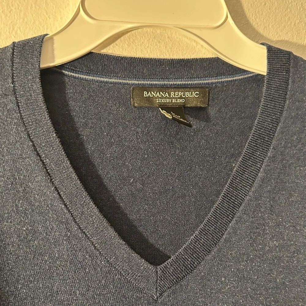 Banana Republic Deep Blue V-Neck Sweater - Preloved